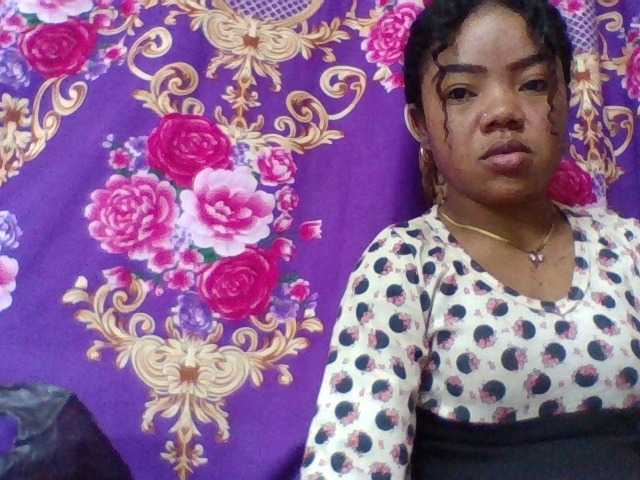 Elyah1a live cam on BongaCams