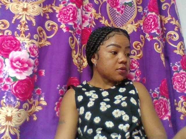 Elyah1a live cam on BongaCams
