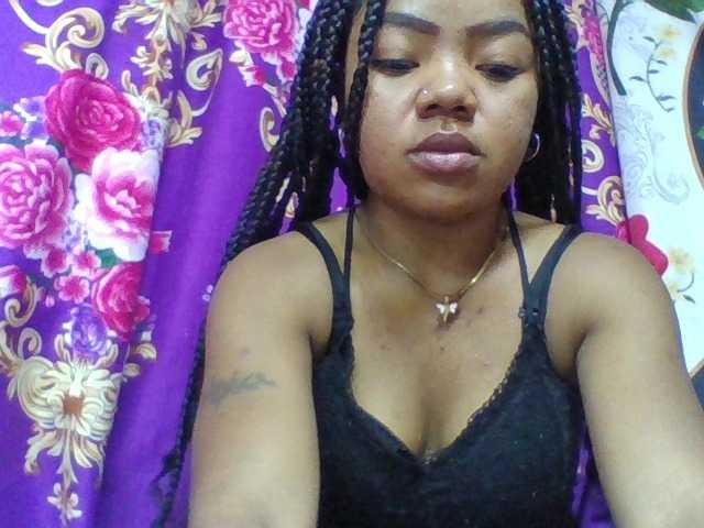 Elyah1a live cam on BongaCams