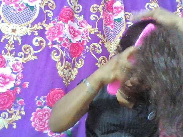 Elyah1a live cam on BongaCams