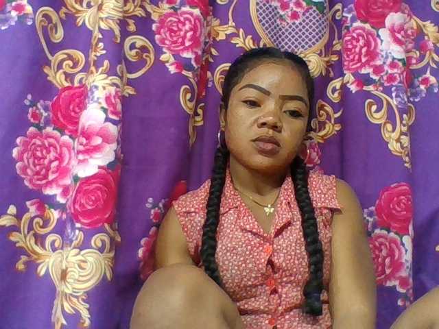 Elyah1a live cam on BongaCams