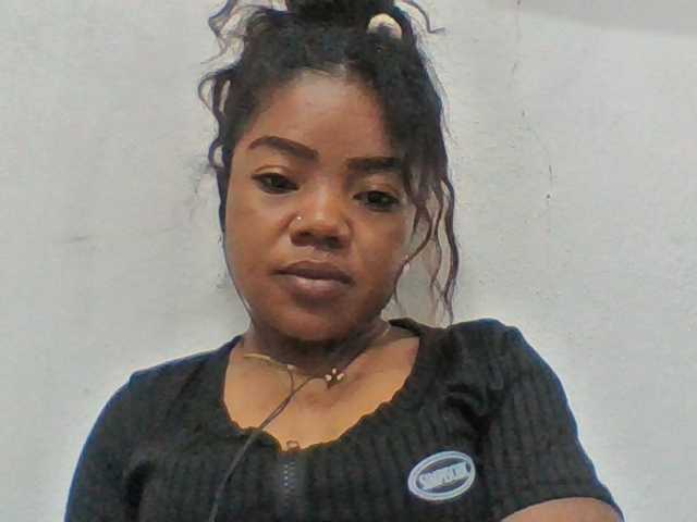 Elyah1a live cam on BongaCams
