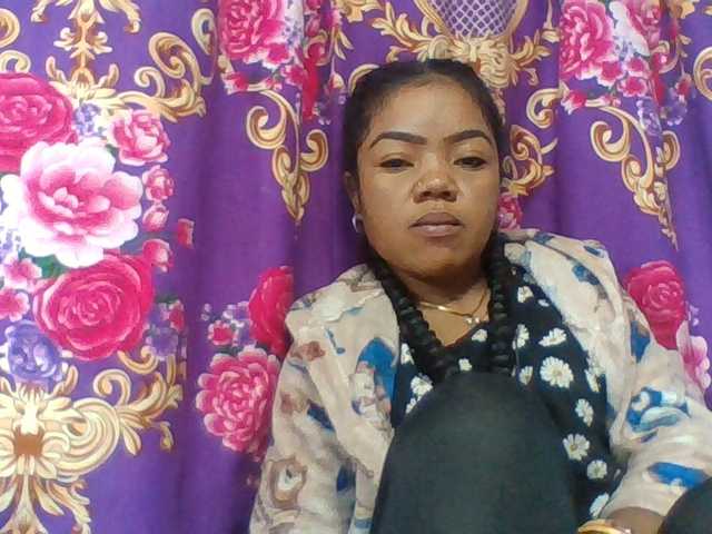 Elyah1a live cam on BongaCams