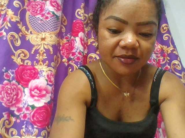 Elyah1a live cam on BongaCams