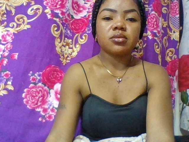 Elyah1a live cam on BongaCams
