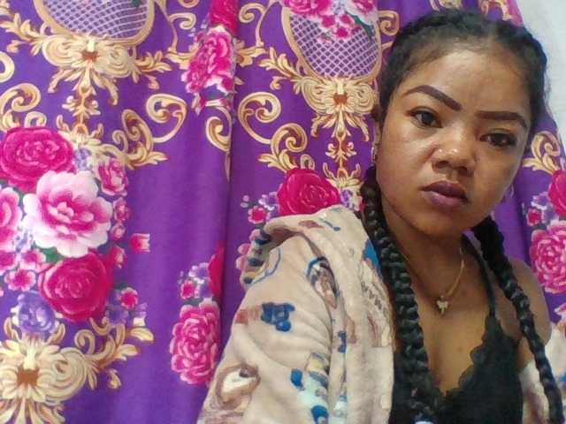 Elyah1a live cam on BongaCams