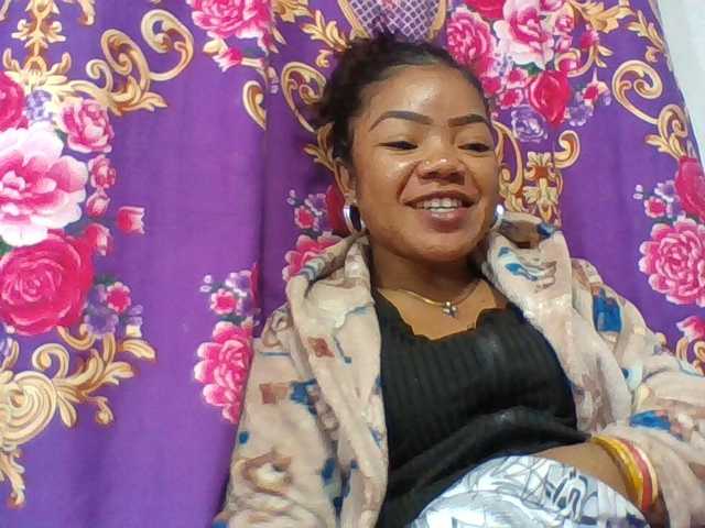 Elyah1a live cam on BongaCams