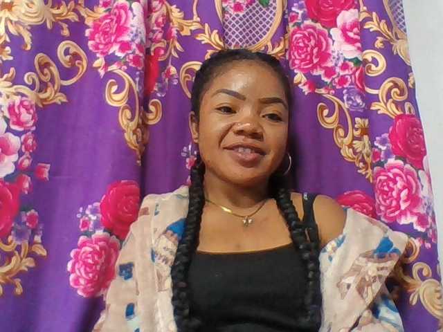 Elyah1a live cam on BongaCams