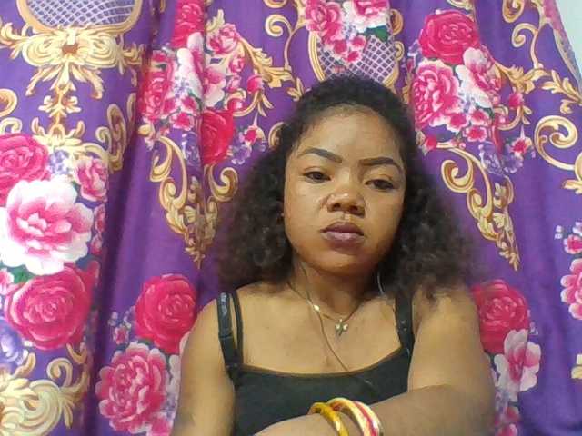 Elyah1a live cam on BongaCams