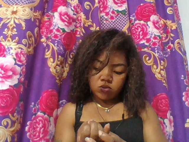 Elyah1a live cam on BongaCams