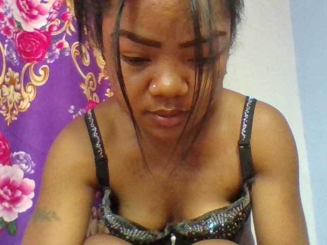 Elyah1a live cam on BongaCams