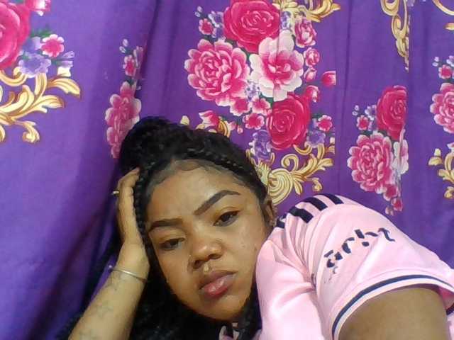 Elyah1a live cam on BongaCams