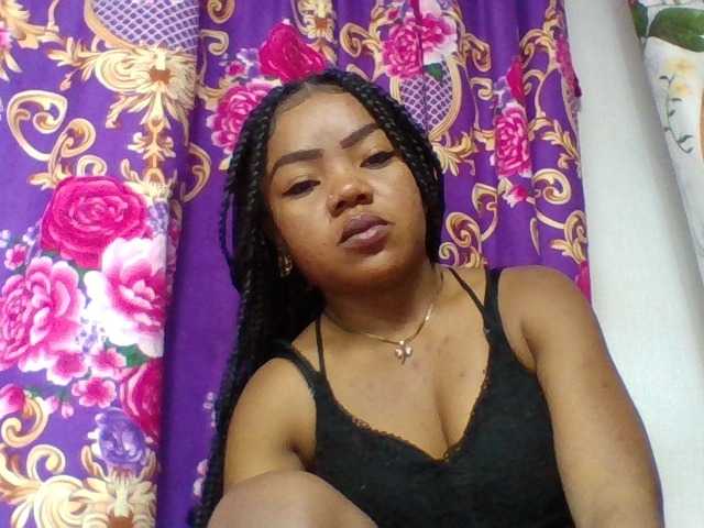 Elyah1a live cam on BongaCams