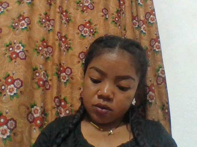 Elyah1a live cam on BongaCams