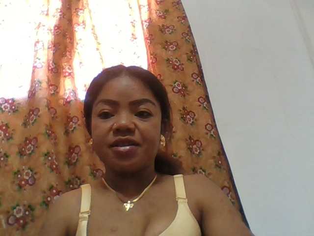 Elyah1a live cam on BongaCams