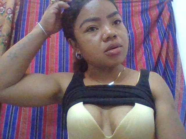 Elyah1a live cam on BongaCams