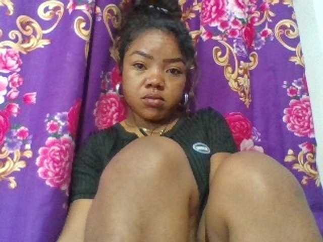 Elyah1a live cam on BongaCams