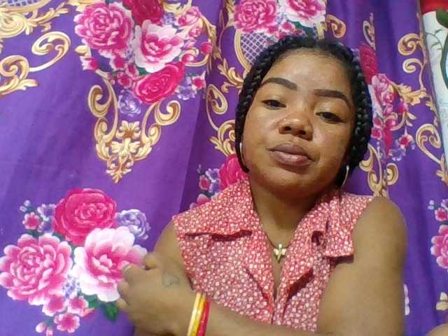 Elyah1a live cam on BongaCams