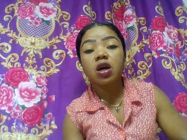 Elyah1a live cam on BongaCams