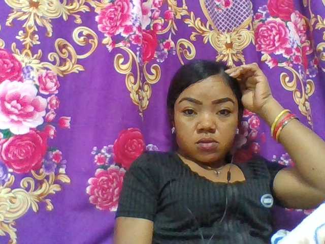 Elyah1a live cam on BongaCams