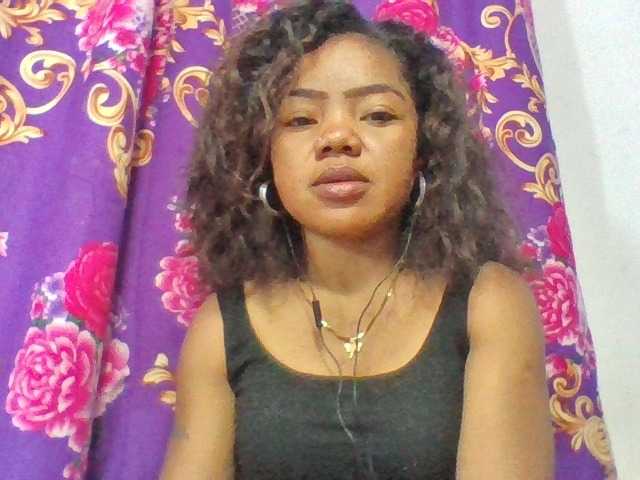 Elyah1a live cam on BongaCams