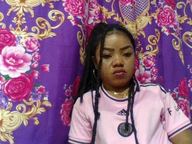 Elyah1a live cam on BongaCams