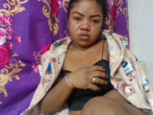 Elyah1a live cam on BongaCams