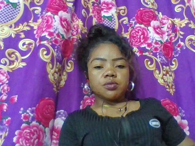 Elyah1a live cam on BongaCams