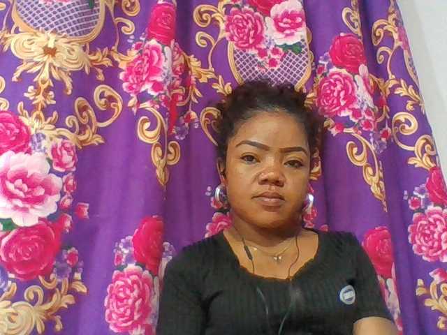 Elyah1a live cam on BongaCams