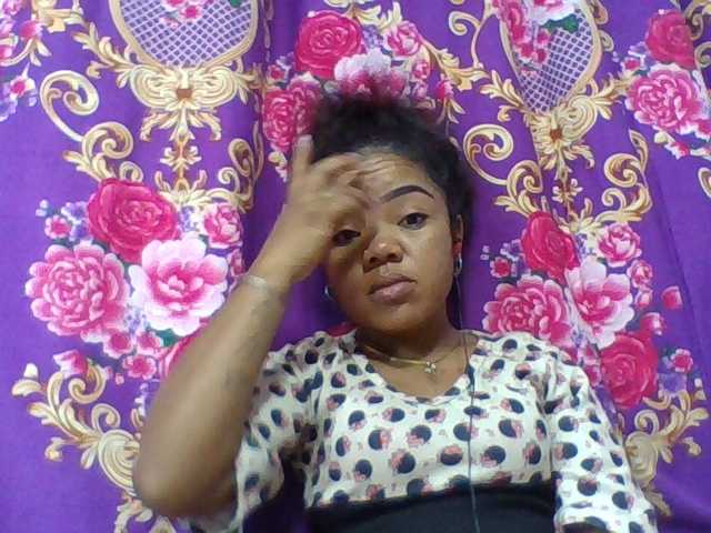 Elyah1a live cam on BongaCams