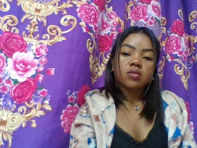 Elyah1a live cam on BongaCams