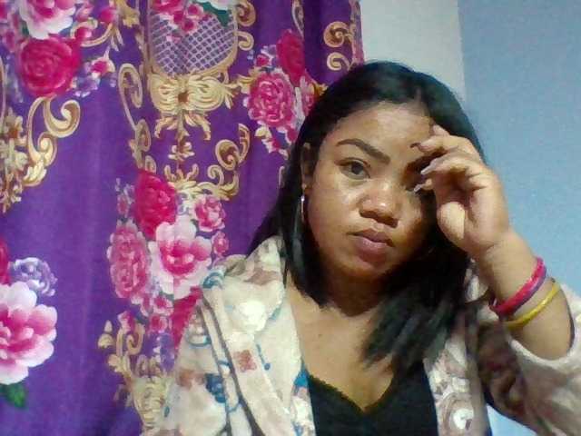 Elyah1a live cam on BongaCams