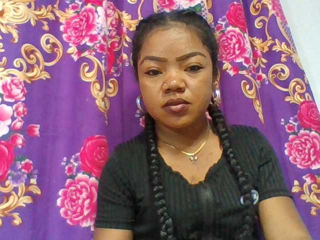 Elyah1a live cam on BongaCams