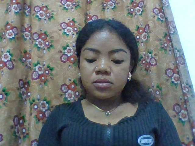 Elyah1a live cam on BongaCams
