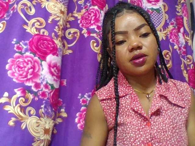 Elyah1a live cam on BongaCams