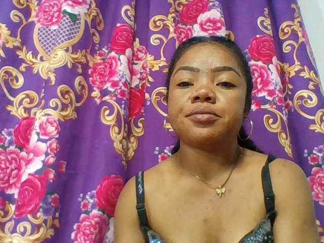 Elyah1a live cam on BongaCams