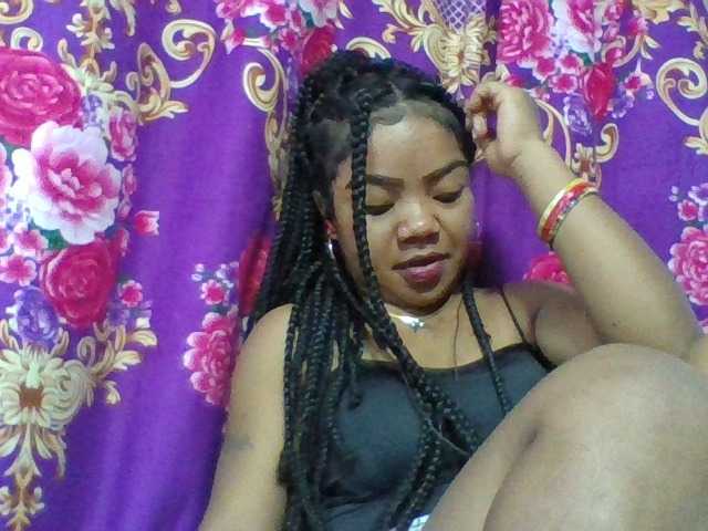 Elyah1a live cam on BongaCams