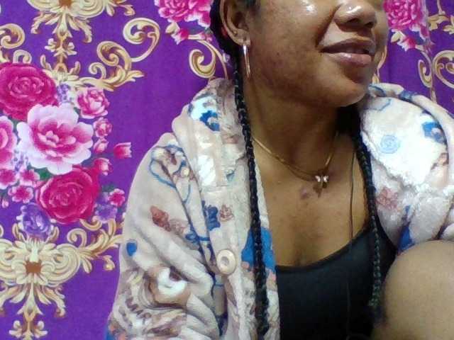 Elyah1a live cam on BongaCams
