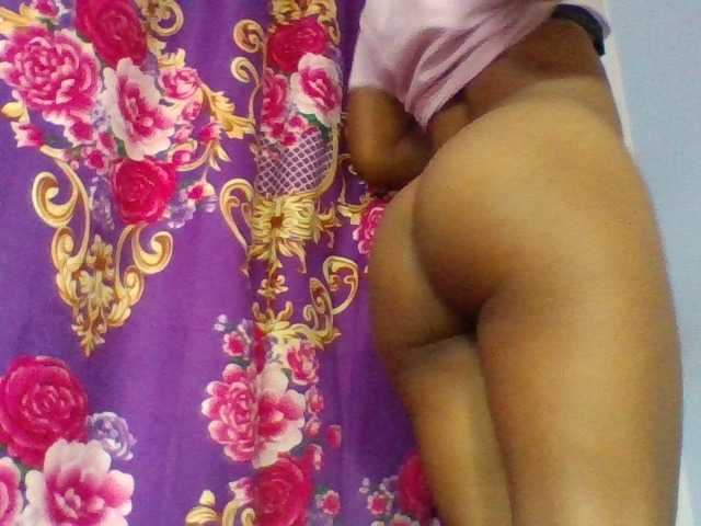 Elyah1a live cam on BongaCams