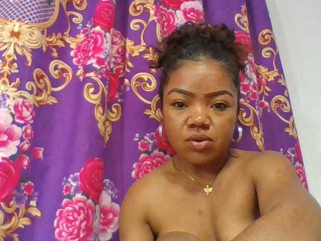 Elyah1a live cam on BongaCams