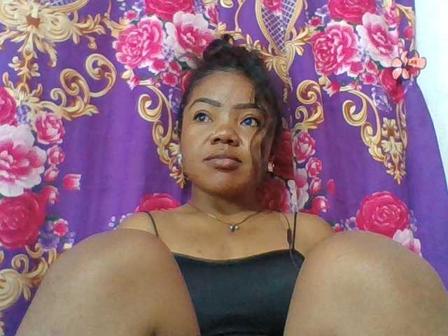 Elyah1a live cam on BongaCams