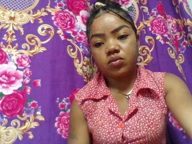 Elyah1a live cam on BongaCams