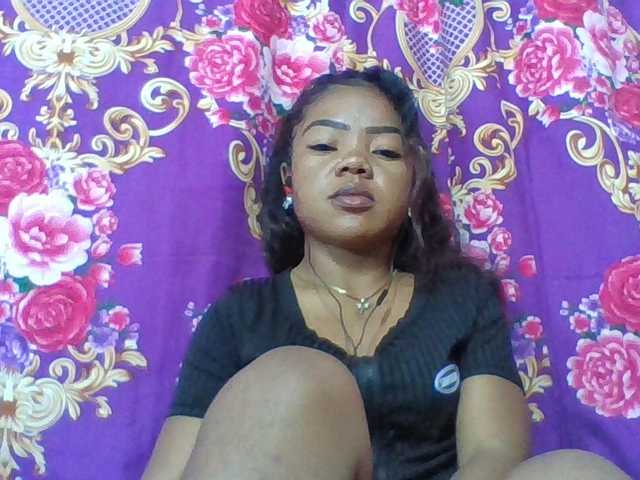 Elyah1a live cam on BongaCams