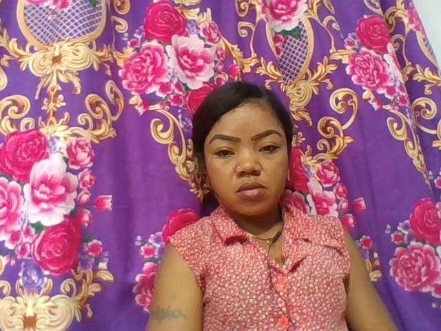 Elyah1a live cam on BongaCams