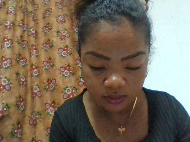 Elyah1a live cam on BongaCams
