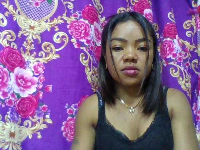 Elyah1a live cam on BongaCams
