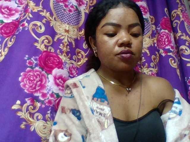 Elyah1a live cam on BongaCams
