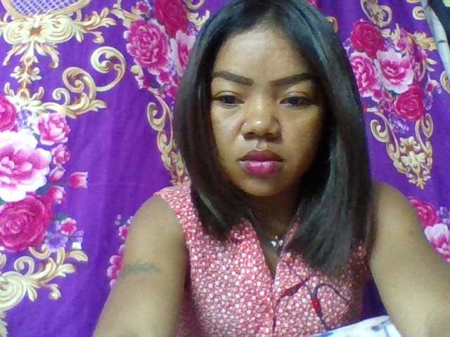 Elyah1a live cam on BongaCams