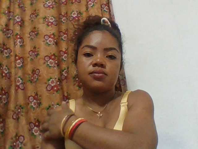 Elyah1a live cam on BongaCams