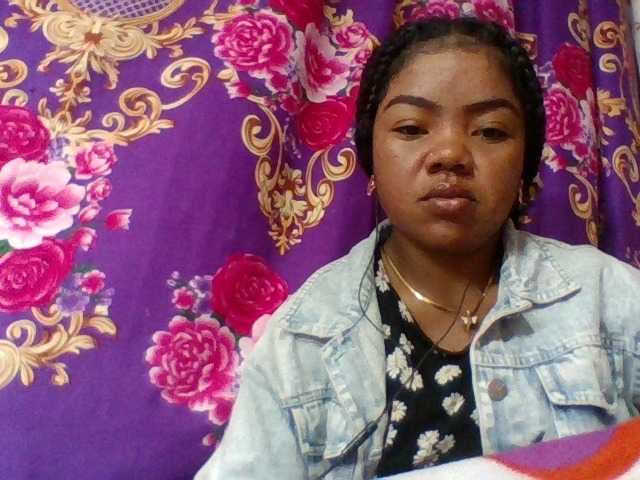 Elyah1a live cam on BongaCams